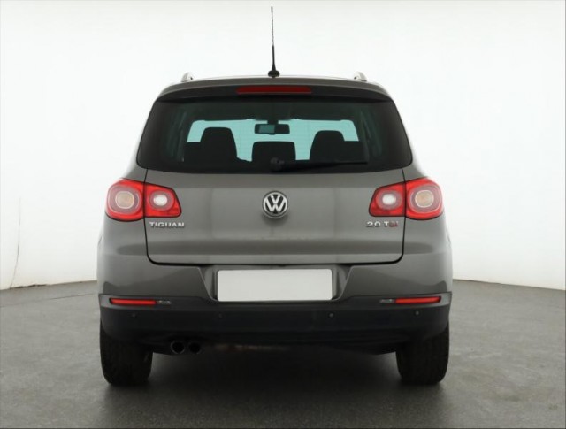 Volkswagen Tiguan  2.0 TSI 