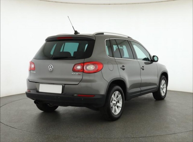 Volkswagen Tiguan  2.0 TSI 