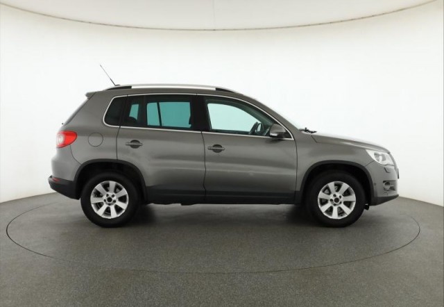 Volkswagen Tiguan  2.0 TSI 
