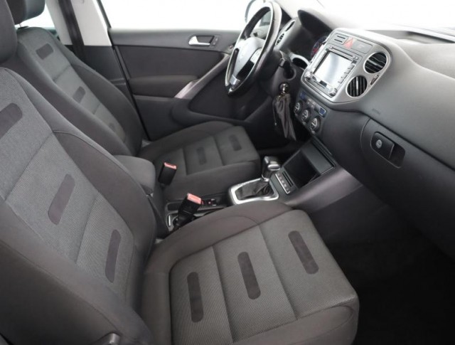 Volkswagen Tiguan  2.0 TSI 
