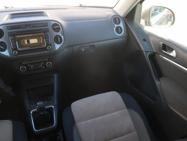 Volkswagen Tiguan  2.0 TDI Sport