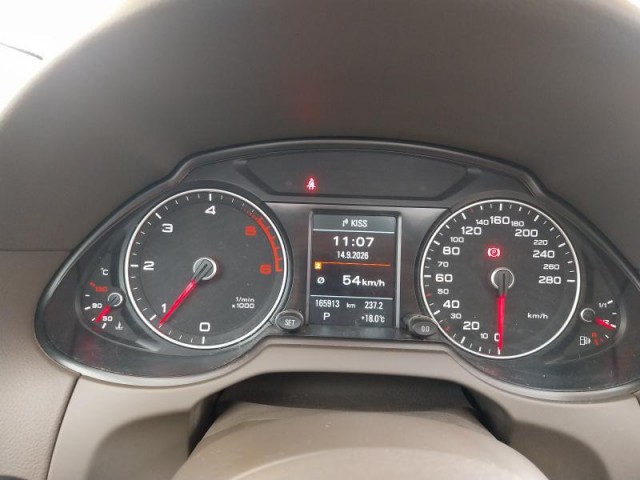 Audi Q5  2.0 TDI S line