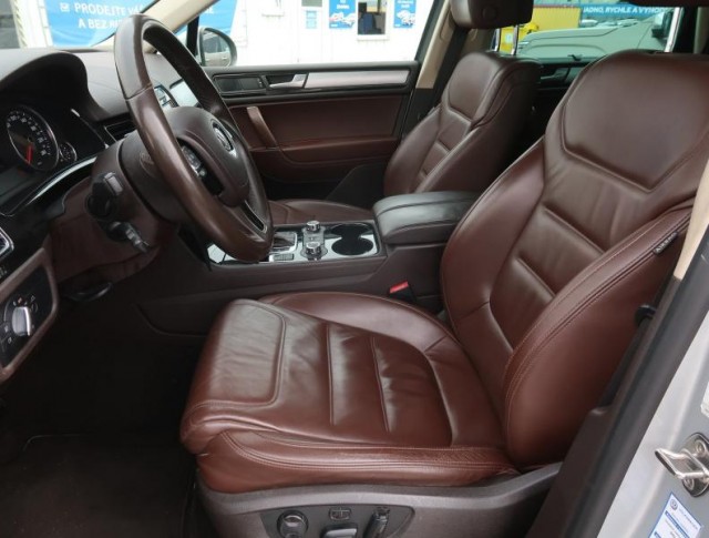 Volkswagen Touareg  3.0 TDI 