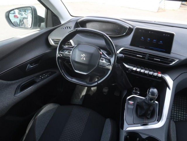 Peugeot 3008  1.2 PureTech 