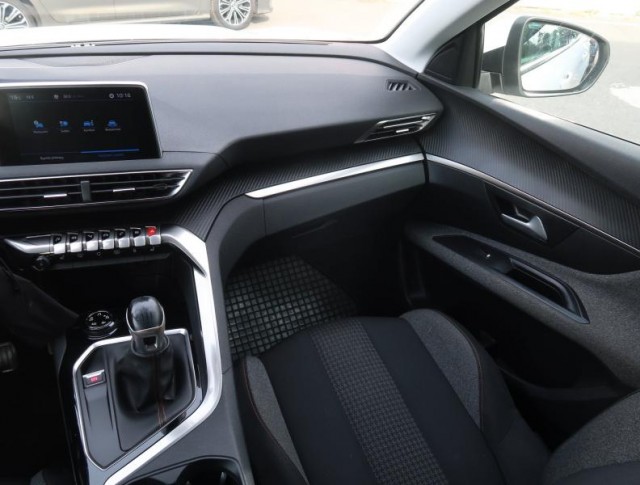 Peugeot 3008  1.2 PureTech 