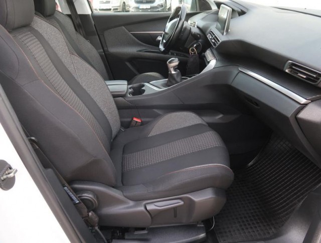 Peugeot 3008  1.2 PureTech 