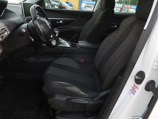 Peugeot 3008  1.2 PureTech 