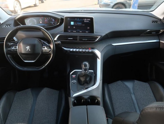 Peugeot 3008  1.2 PureTech 