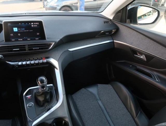 Peugeot 3008  1.2 PureTech 