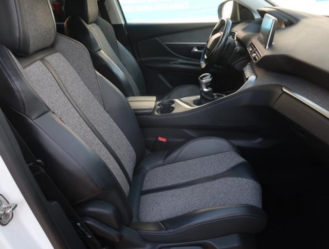 Peugeot 3008  1.2 PureTech 