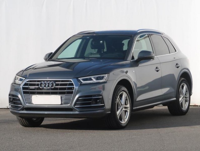 Audi Q5  3.0 TDI S line