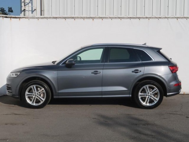 Audi Q5  3.0 TDI S line