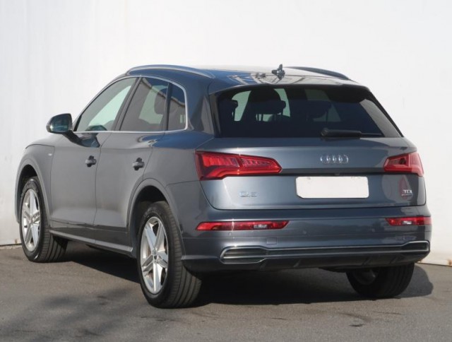 Audi Q5  3.0 TDI S line