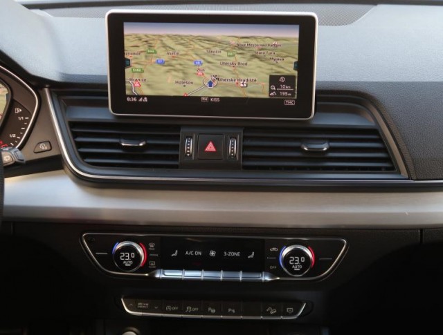 Audi Q5  3.0 TDI S line