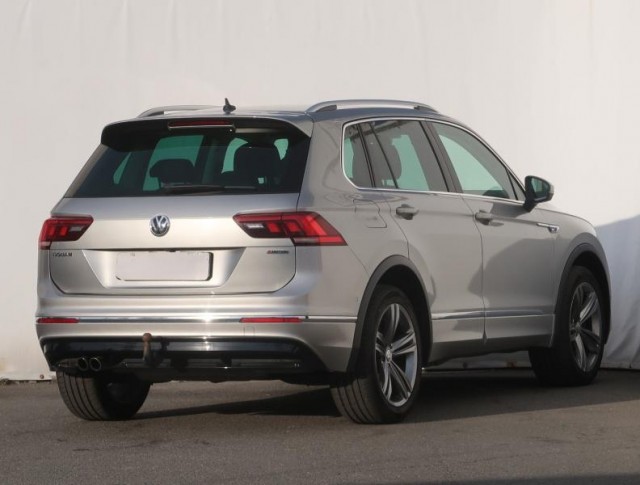 Volkswagen Tiguan  2.0 TSI R-Line