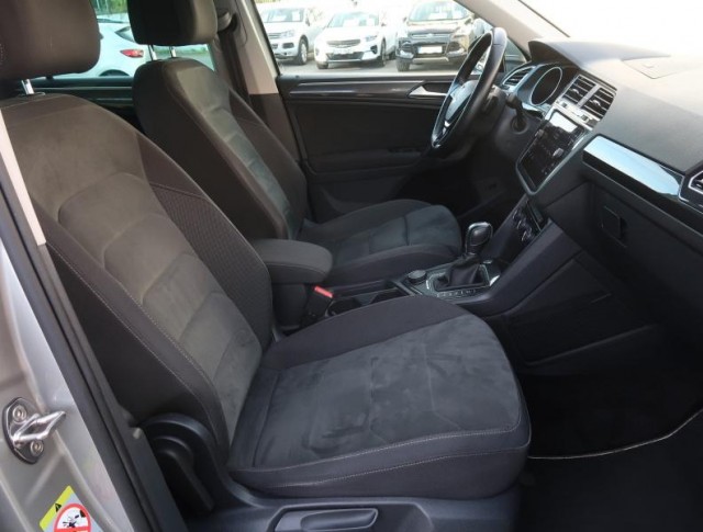 Volkswagen Tiguan  2.0 TSI R-Line