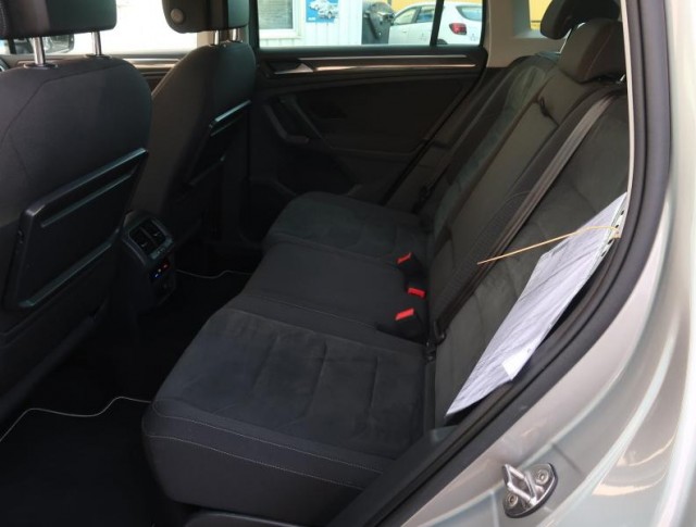 Volkswagen Tiguan  2.0 TSI R-Line