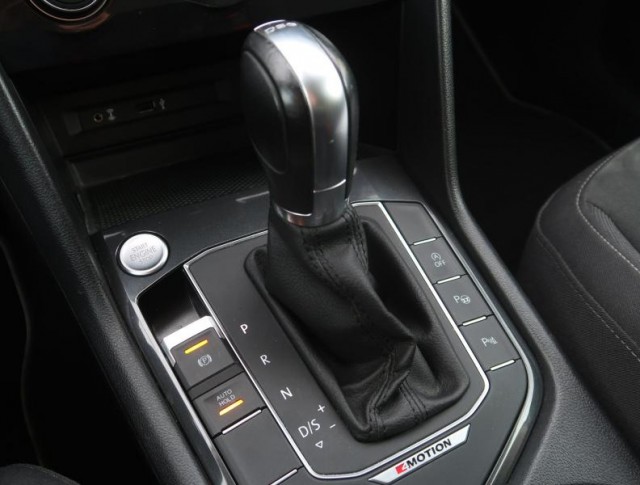 Volkswagen Tiguan  2.0 TSI R-Line