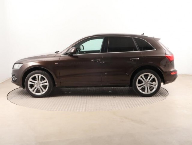 Audi Q5  2.0 TDI S-Line