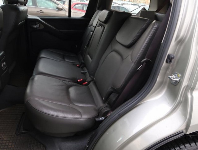 Nissan Pathfinder  2.5 dCi 