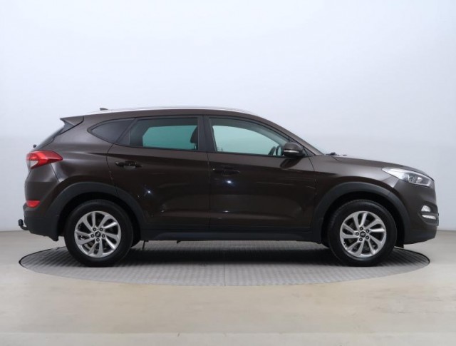 Hyundai Tucson  1.7 CRDi Trikolor