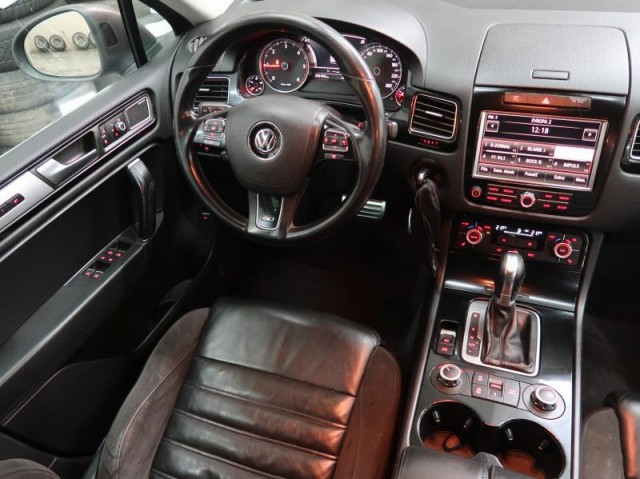 Volkswagen Touareg  3.0 TDI 