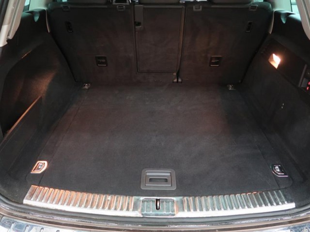 Volkswagen Touareg  3.0 TDI 