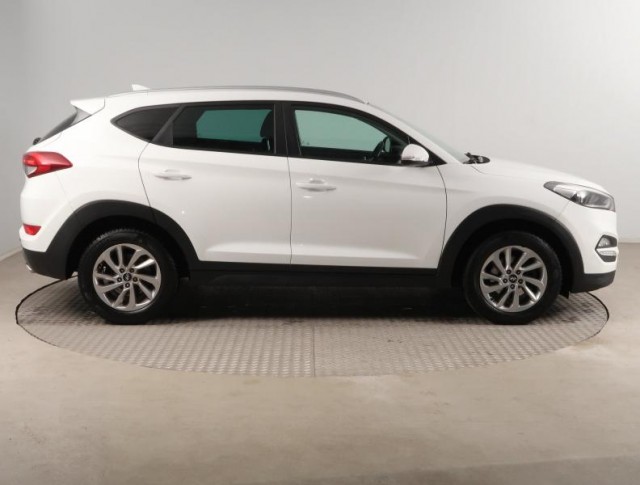 Hyundai Tucson  2.0 CRDi 