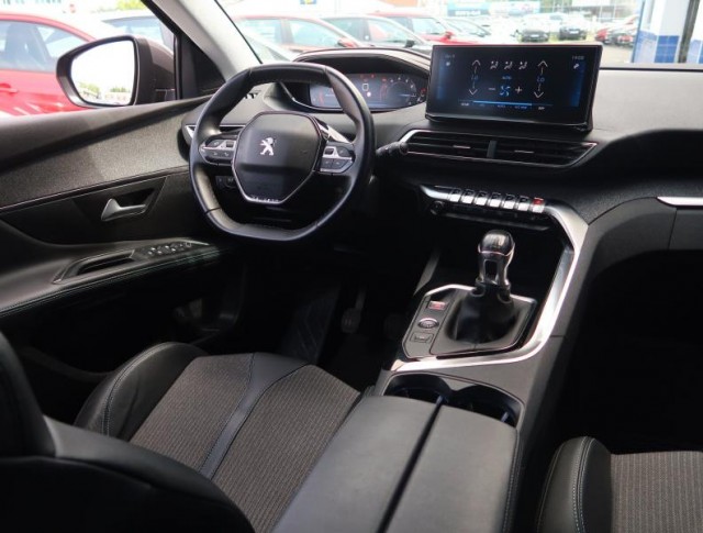 Peugeot 5008  PureTech 130 Allure