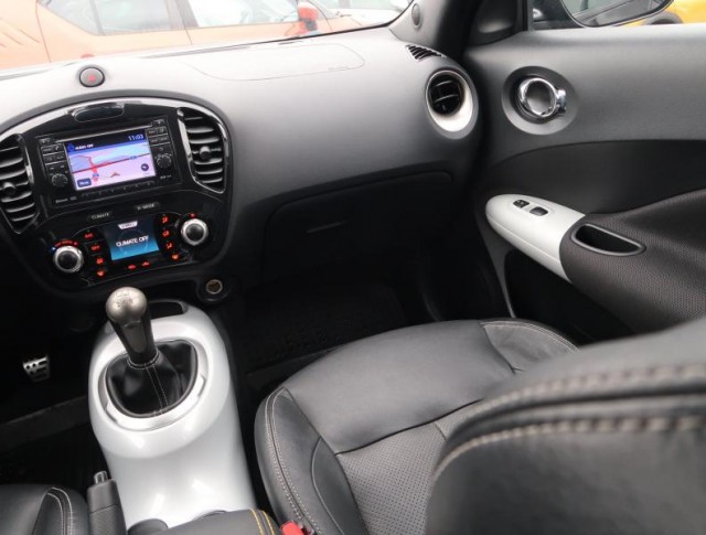 Nissan Juke  1.6 i 