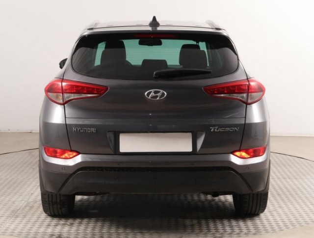 Hyundai Tucson  1.7 CRDi Trikolor