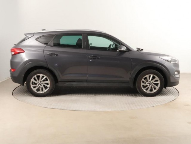 Hyundai Tucson  1.7 CRDi Trikolor