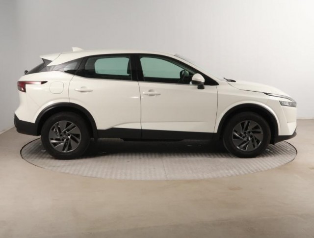 Nissan Qashqai  1.3 DIG-T MHEV Acenta
