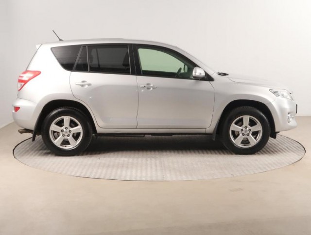 Toyota RAV 4  2.0 VVT-i Special