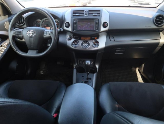 Toyota RAV 4  2.0 VVT-i Special