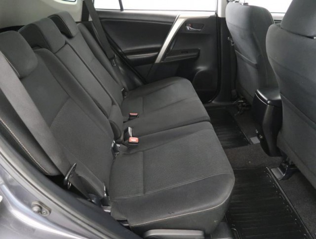 Toyota RAV 4  2.0 VVT-i 
