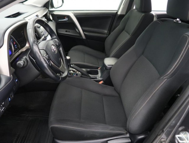 Toyota RAV 4  2.0 VVT-i 