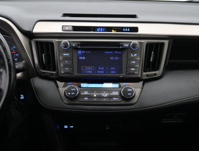 Toyota RAV 4  2.0 VVT-i 