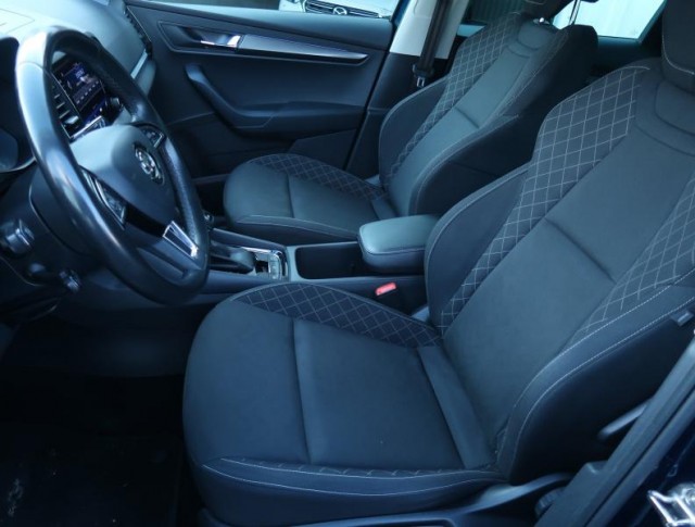 Škoda Karoq  1.5 TSI Ambition