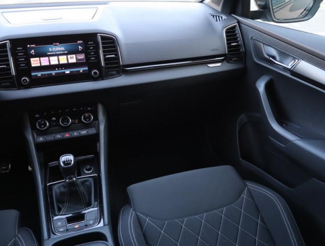 Škoda Karoq  1.5 TSI Sportline