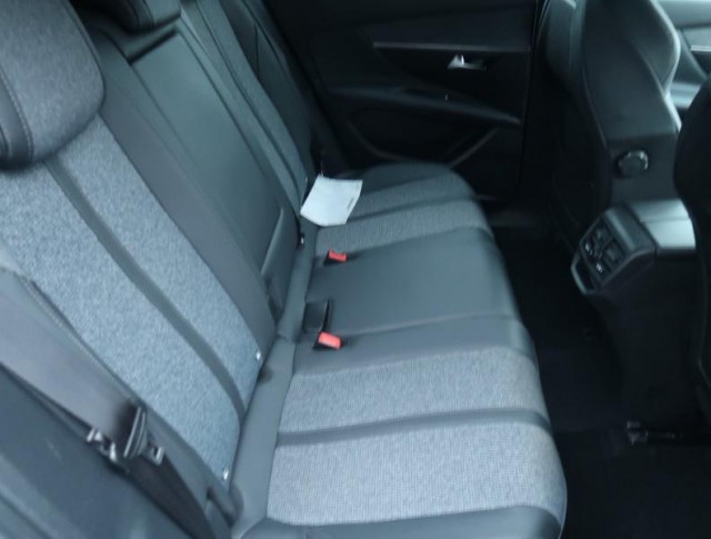 Peugeot 3008  1.5 BlueHDi Active