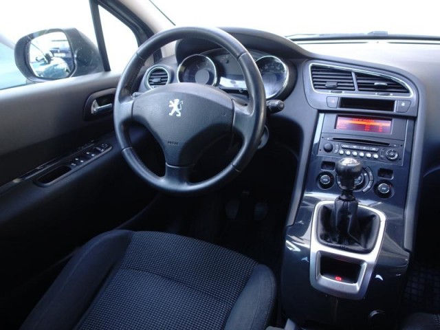 Peugeot 5008  1.6 HDi 