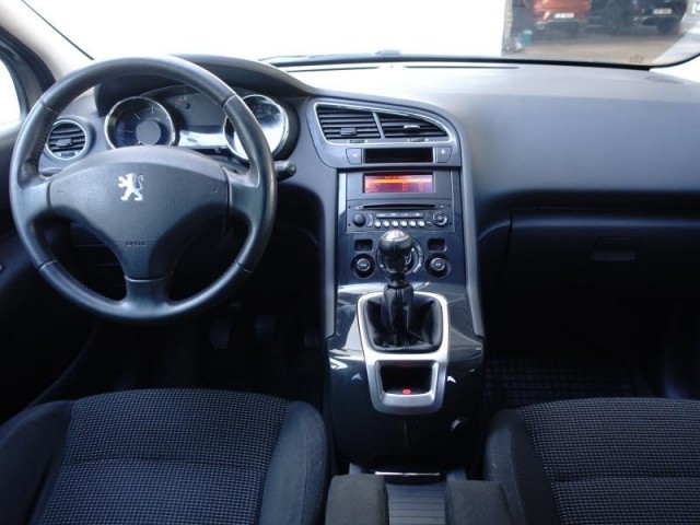 Peugeot 5008  1.6 HDi 
