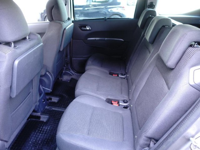 Peugeot 5008  1.6 HDi 