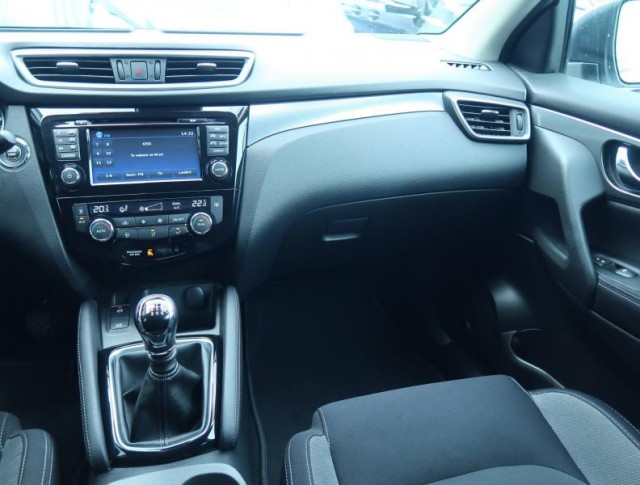 Nissan Qashqai  1.2 DIG-T 