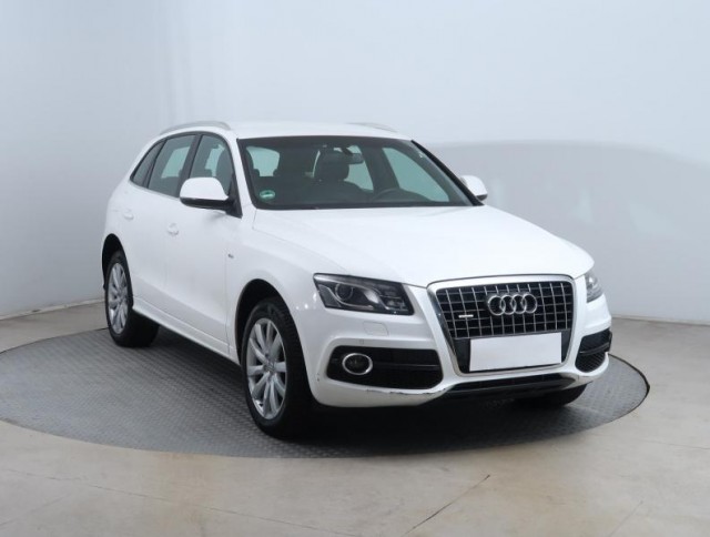 Audi Q5  2.0 TDI S line