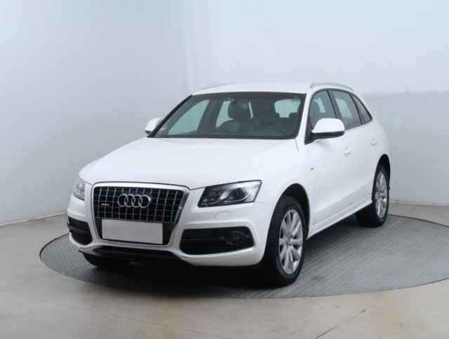 Audi Q5  2.0 TDI S line