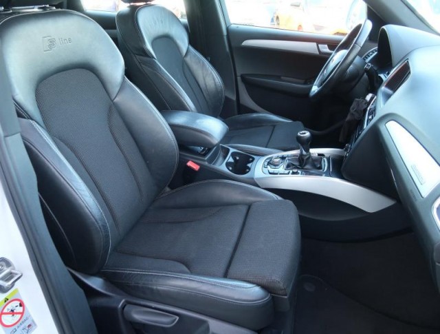 Audi Q5  2.0 TDI S line