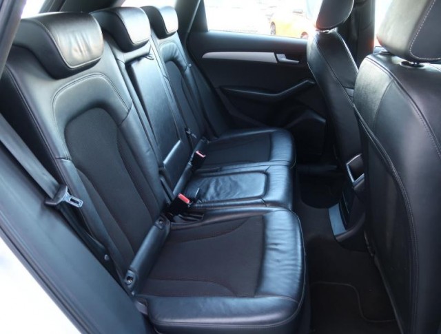 Audi Q5  2.0 TDI S line