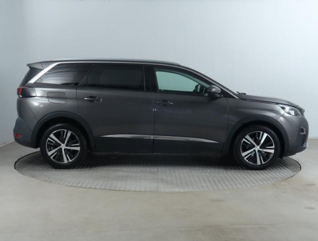 Peugeot 5008  1.6 HDi 